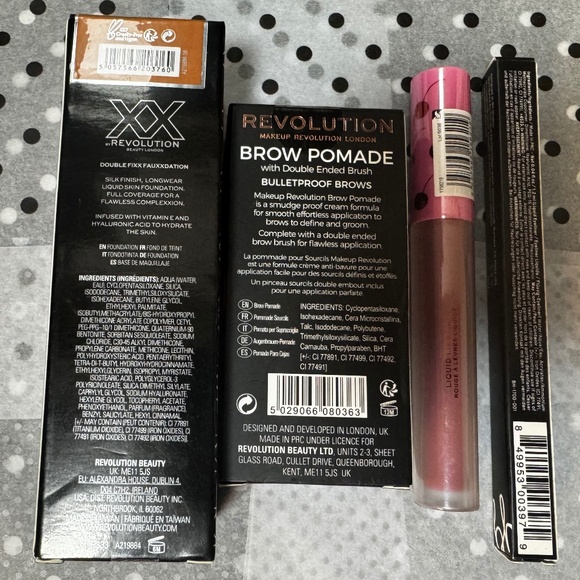 7. Makeup bt Revolution - Picture 2 of 2